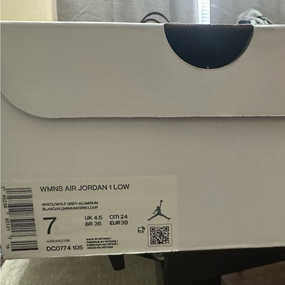 Jordan Women’s Low-Top Sneakers in White and Gray - Picture 3 of 4